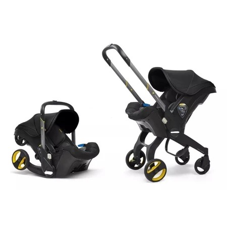 Carrinho de bebe com bebe conforto
